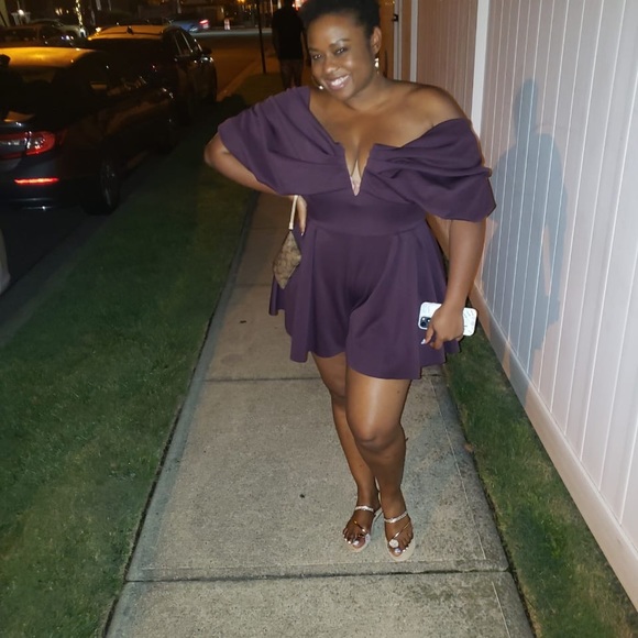 Flirty Romper - Picture 2 of 7